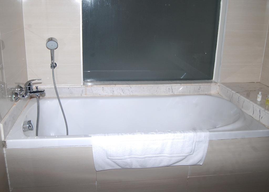 Man Myanmar Hotel Naypyidaw Quarto foto