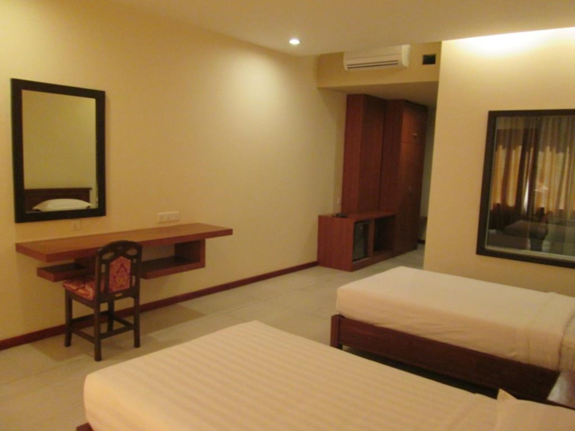 Man Myanmar Hotel Naypyidaw Exterior foto